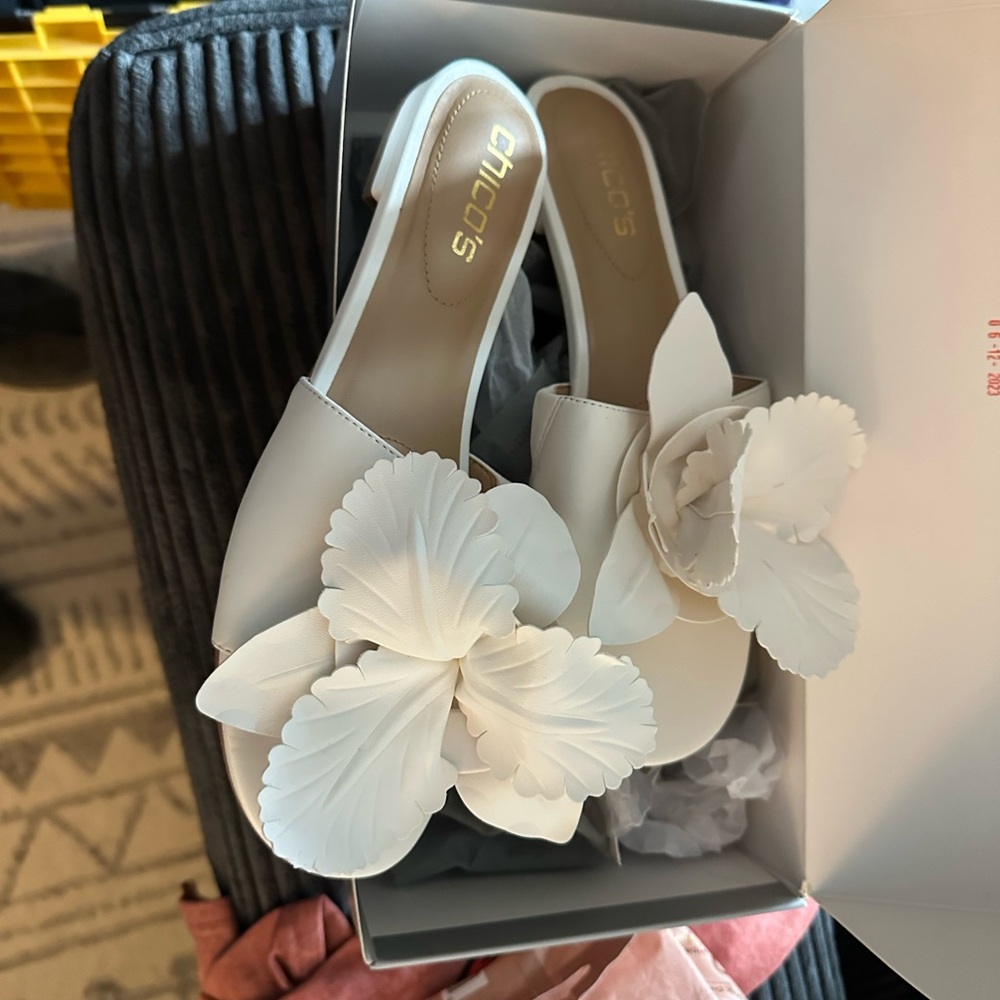 Chico's White Floral Slip-On Mules with 3D Blooms